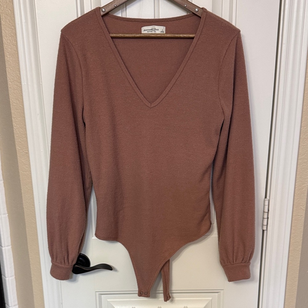 Abercrombie V-Neck Sweater Bodysuit Tan